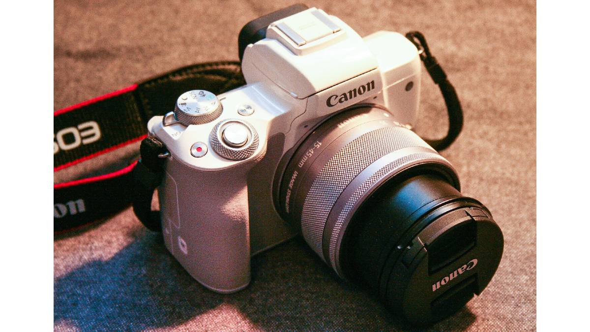 Review Kamera Canon EOS M50 Kit EF-M 15-45 mm