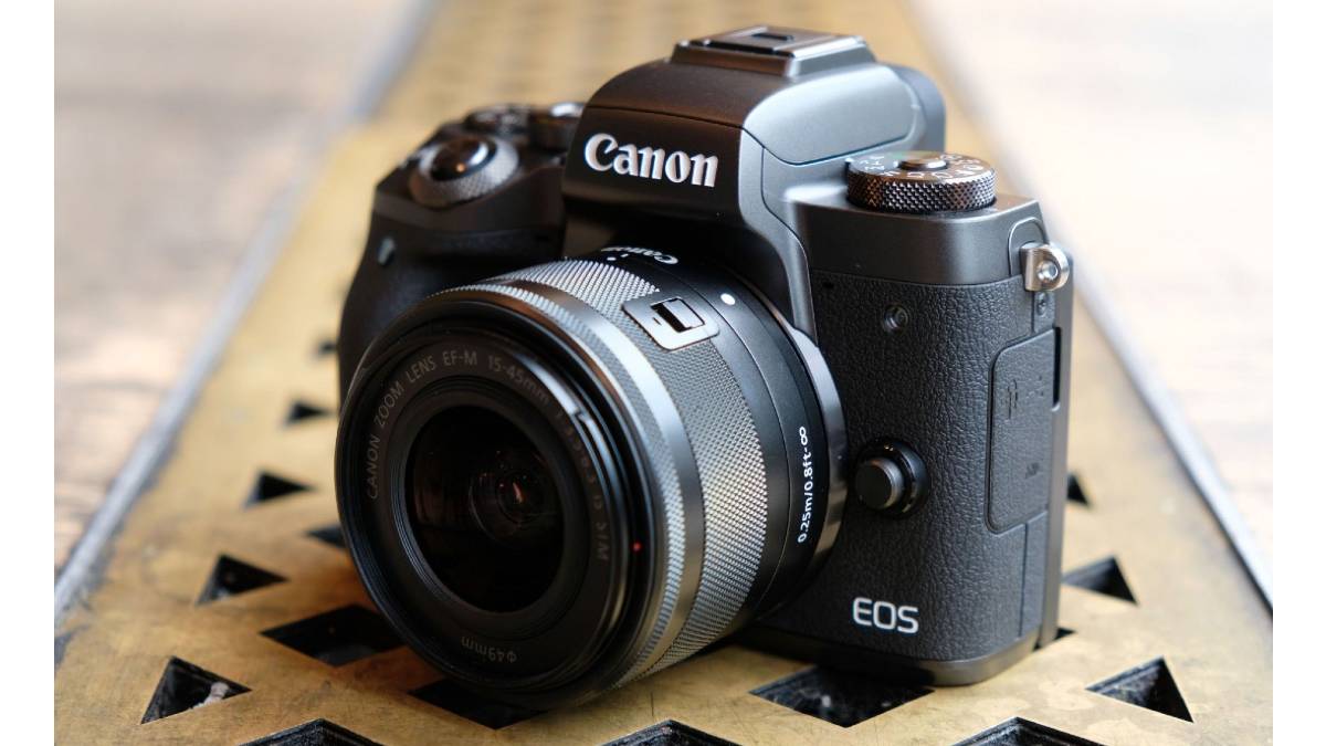 Spesifikasi Kamera Canon EOS M50 Kit EF-M 15-45 mm