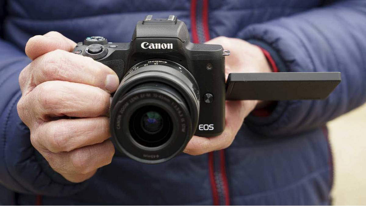 Kelebihan Kamera Canon EOS M50 Kit EF-M 15-45 mm