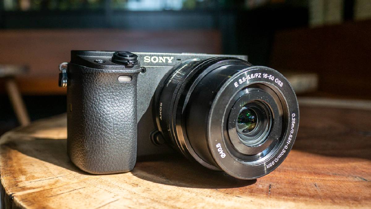Berikut Spesifikasi Kamera Sony A6100