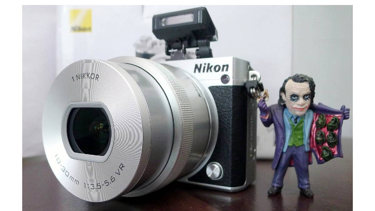 Fitur Lengkap Kamera Mirrorless NIKON J5 + 10-30mm